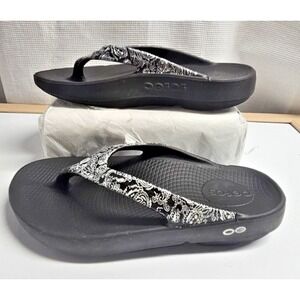 OOFOS OOLala flip‎ flop Limited Bandana Paisley woman sandal black Sz US 6/EU37